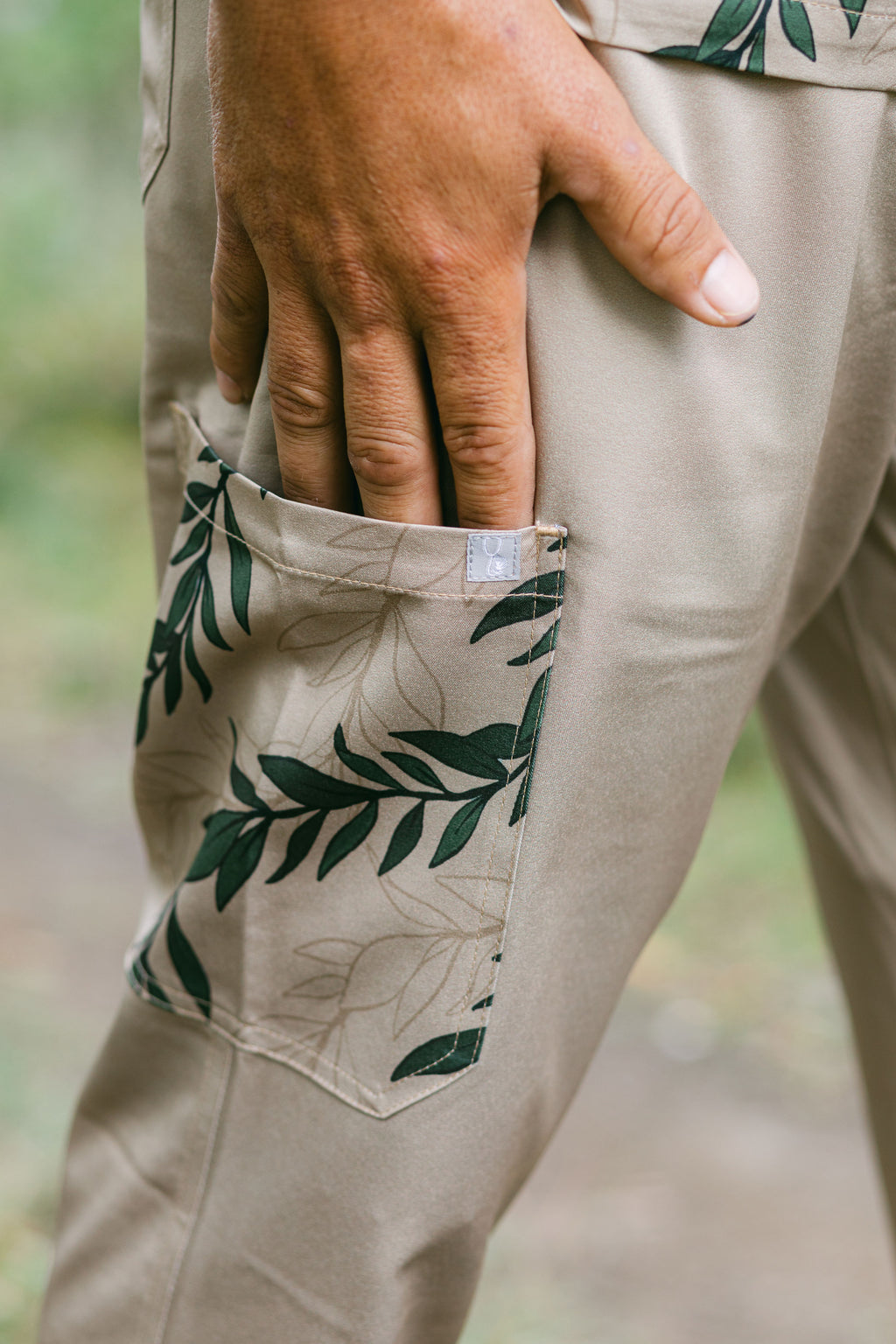 Kahikina Men's Scrub Pants - 'Iliahi Beige
