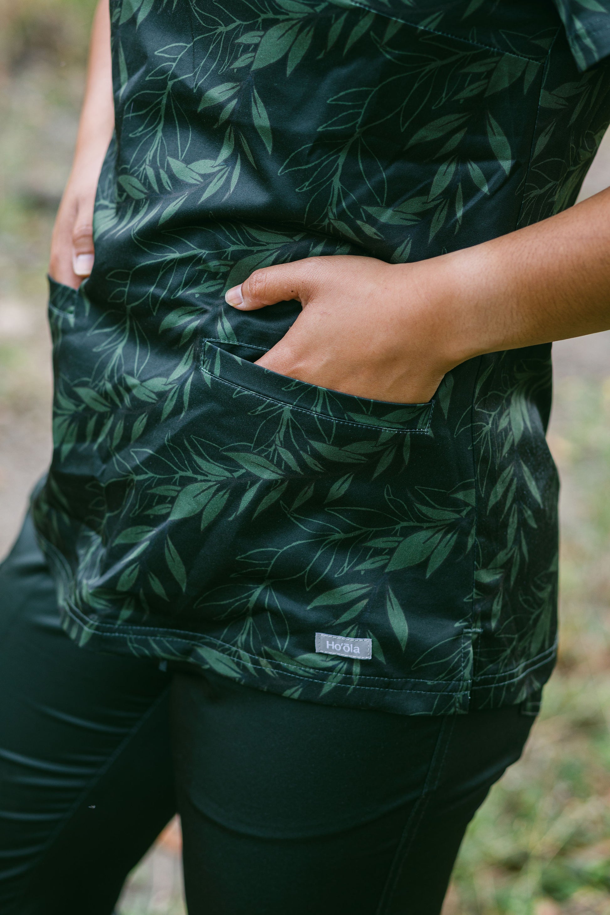 Kahikina V-Neck Scrub Top - Ko'olau Green