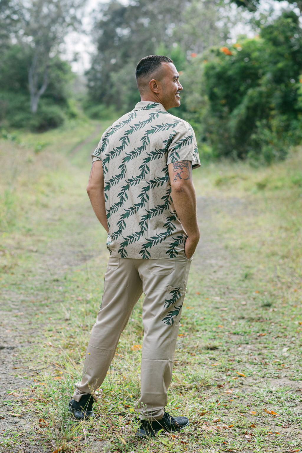 Kahikina Men's Scrub Pants - 'Iliahi Beige